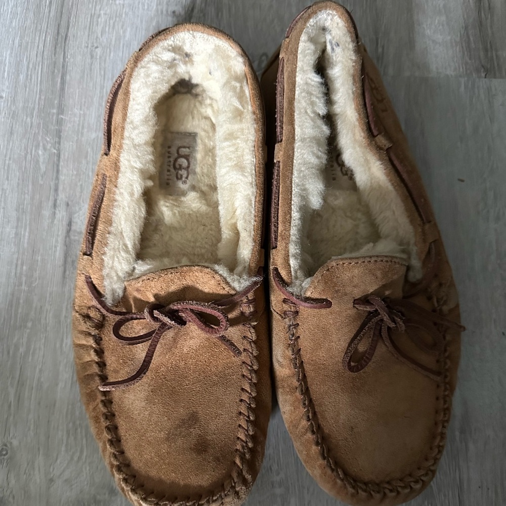 Ugg size 8 loafer. Tan.